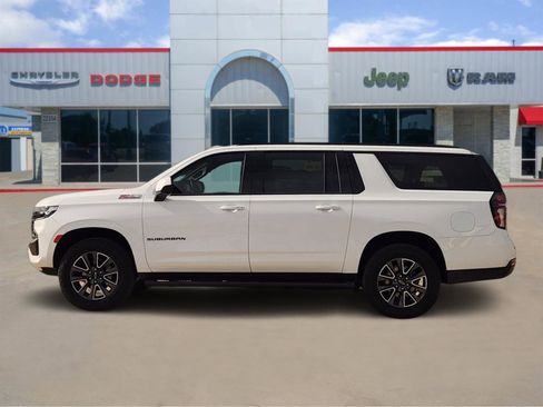 Used 2024 Chevrolet Suburban Z71 image 3