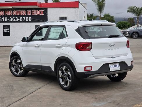 New 2025 Hyundai Venue SEL image 5