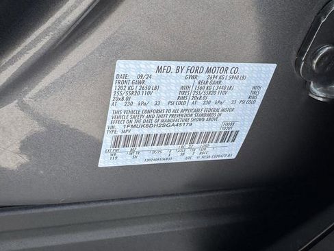 Used 2025 Ford Explorer Active w/ Active Comfort Package image 31