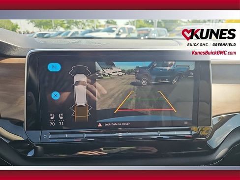 Used 2025 Volkswagen Atlas SE AWD/4WD image 15