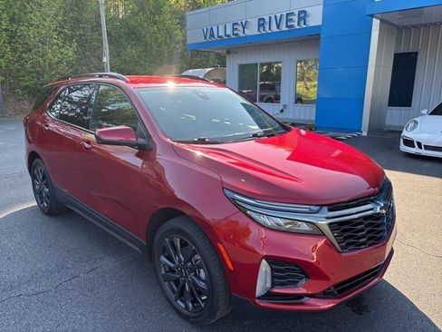 Used 2022 Chevrolet Equinox RS w/ LPO, Floor Liner Package image 3