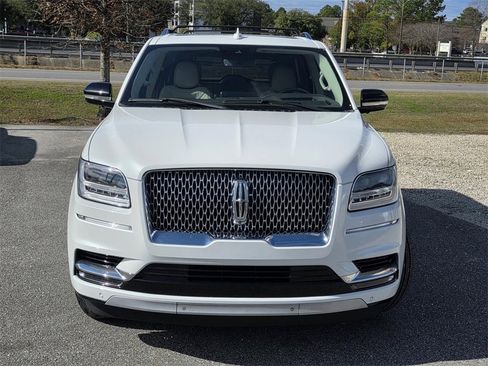 Used 2021 Lincoln Navigator Reserve w/ Luxury Package image 3