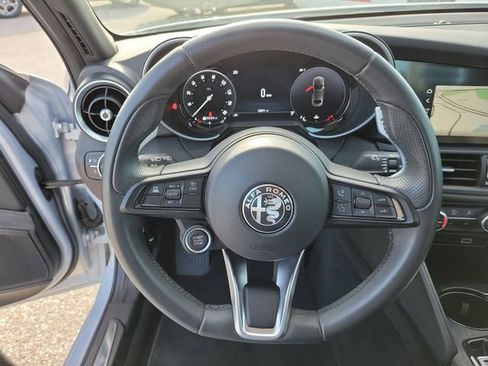 Used 2024 Alfa Romeo Giulia Sprint image 25