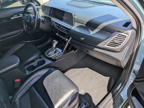 Certified 2025 Kia Seltos SX w/ SX Sunroof Package AWD/4WD image 15
