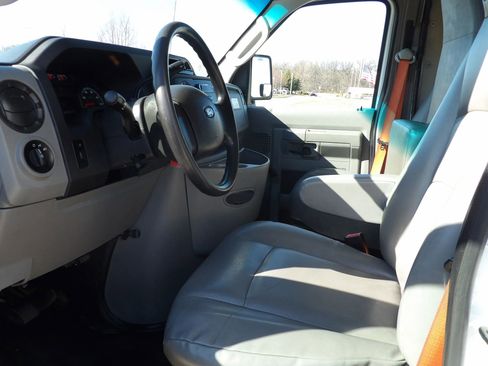 Used 2014 Ford E-350 and Econoline 350 Super Duty RWD image 14