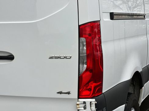Used 2020 Mercedes-Benz Sprinter 2500 image 26