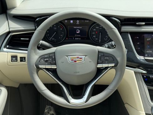 Used 2024 Cadillac XT6 Premium Luxury w/ Technology Package AWD/4WD image 40