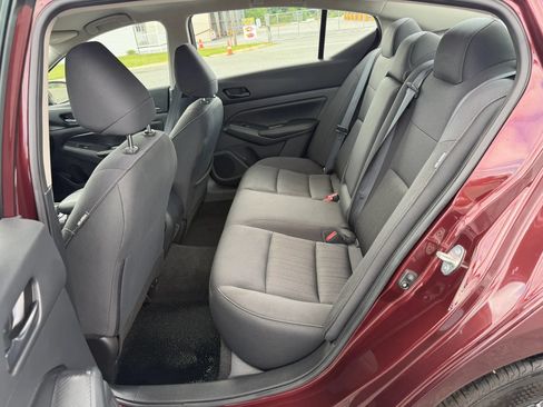 Used 2025 Nissan Altima 2.5 SV FWD image 11