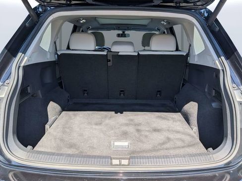 Used 2018 Volkswagen Tiguan SEL AWD/4WD image 12