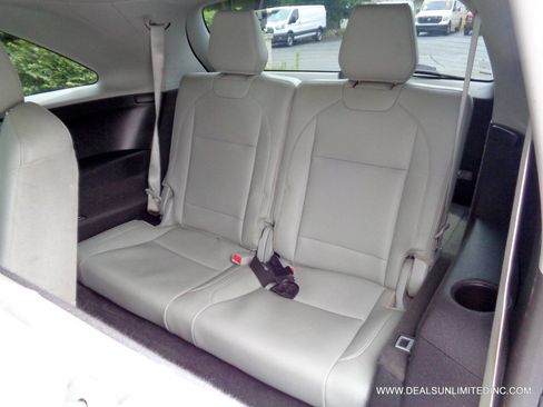 Used 2016 Acura MDX SH-AWD image 19