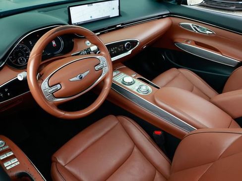 Used 2022 Genesis GV70 2.5T w/ Advanced Package image 4