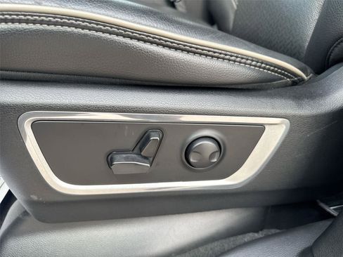 Used 2023 RAM 1500 Laramie AWD/4WD image 14