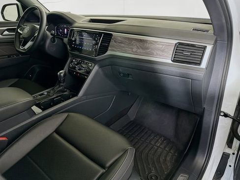 Used 2023 Volkswagen Atlas Cross Sport SE image 27