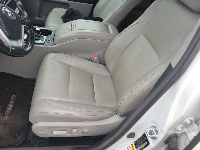 Used 2018 Toyota Highlander XLE AWD/4WD image 21