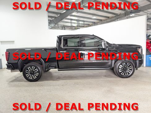 Used 2025 GMC Sierra 2500 Denali Ultimate AWD/4WD image 2