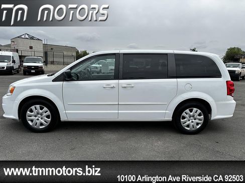 Used 2014 Dodge Grand Caravan SE w/ Quick Order Package 29E SE image 3