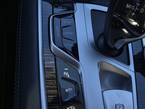 Certified 2022 BMW 750i xDrive w/ Executive Package image 20