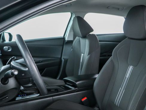 Used 2024 Hyundai Elantra SEL FWD image 23