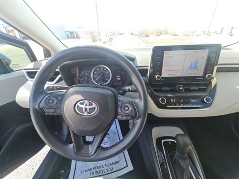 Used 2022 Toyota Corolla LE image 14