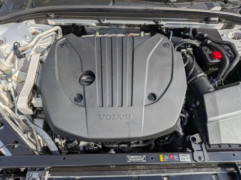 Used 2025 Volvo V60 B5 Cross Country Plus AWD/4WD image 41