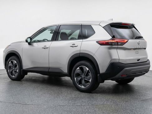 Used 2025 Nissan Rogue SV FWD image 6