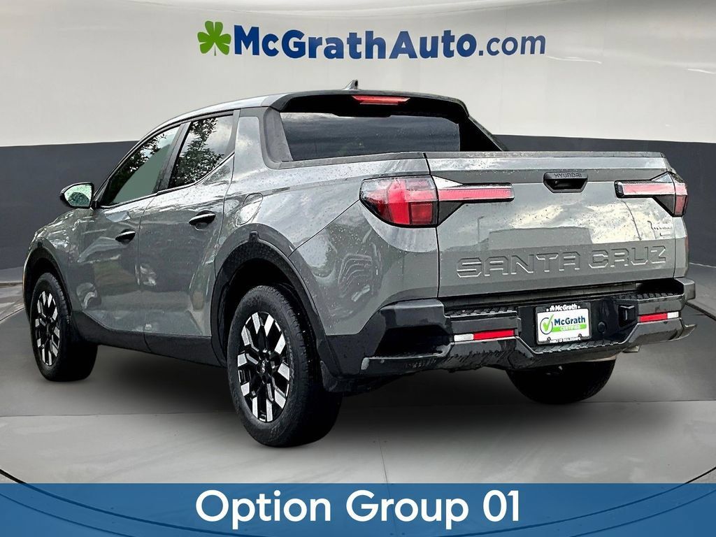 Used 2025 Hyundai Santa Cruz SE AWD/4WD image 5