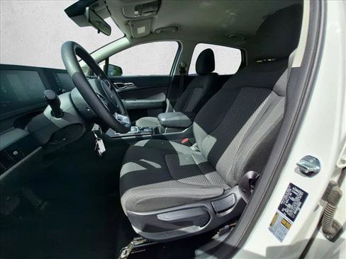 Used 2024 Kia Sportage LX FWD image 15