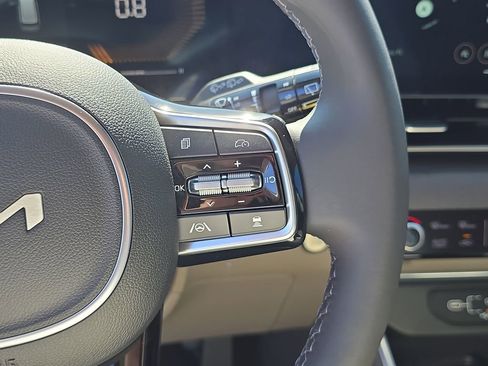 New 2026 Kia Carnival EX image 32