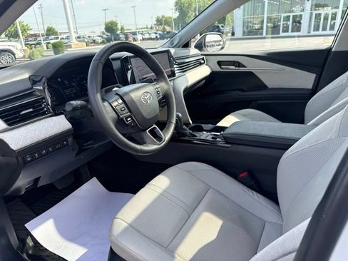 Used 2025 Toyota Camry XLE w/ Premium Plus Package FWD image 15