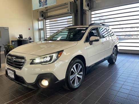 Used 2019 Subaru Outback 2.5i Limited image 3