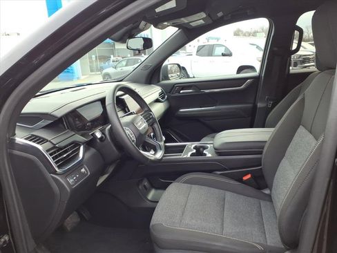 Used 2025 GMC Acadia Elevation image 12