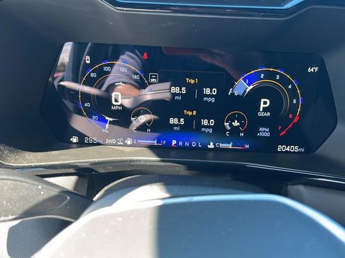 Used 2024 Chevrolet Colorado Z71 w/ Z71 Convenience Package 2 image 9