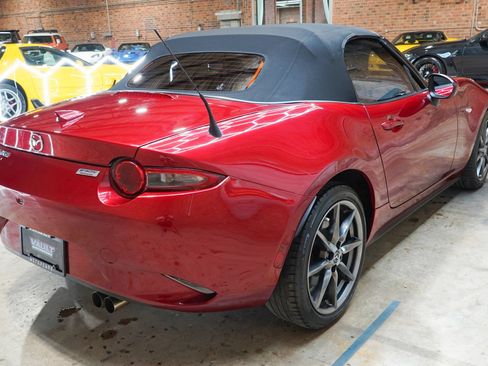 Used 2019 MAZDA MX-5 Miata Grand Touring RWD image 18