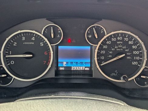 Used 2014 Toyota Tundra Limited w/ Limited Premium Package RWD image 16