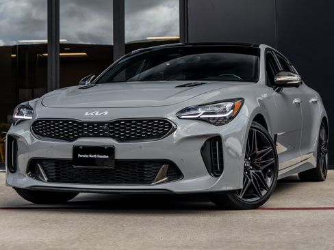 Used 2022 Kia Stinger GT2 image 1