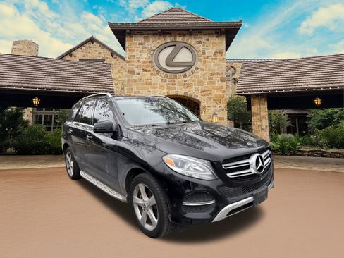 Used 2017 Mercedes-Benz GLE 350 image 2