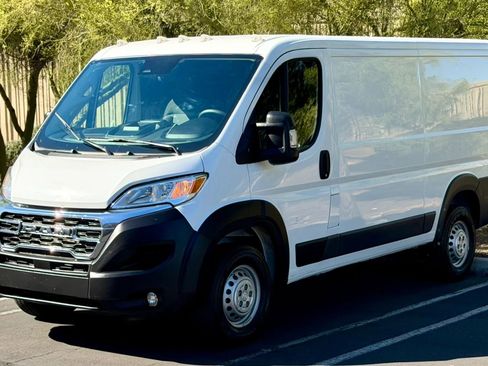 Used 2025 RAM ProMaster 2500 w/ U-Haul Equipment Group image 3