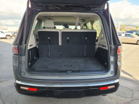 Used 2024 Jeep Wagoneer Series II image 27