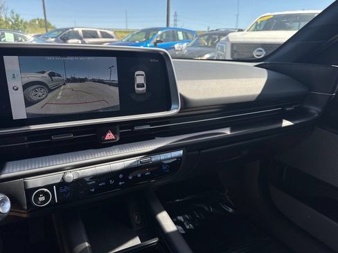 Used 2024 Hyundai Ioniq 6 SE RWD image 32