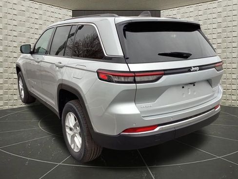 New 2026 Jeep Grand Cherokee Laredo image 6