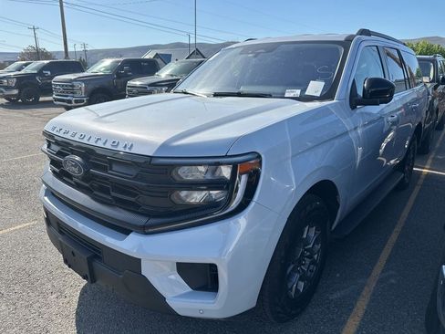 Used 2025 Ford Expedition Active AWD/4WD image 1