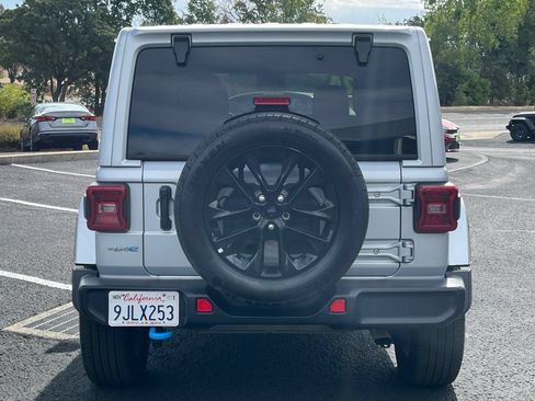 Used 2024 Jeep Wrangler Unlimited Sahara AWD/4WD image 68