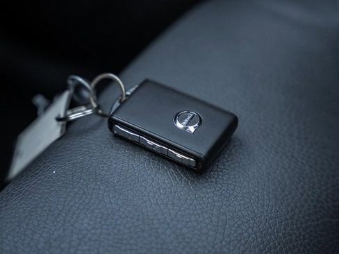 Used 2020 Volvo XC90 T6 Momentum image 44