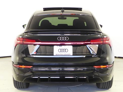 Used 2024 Audi Q8 e-tron Premium AWD/4WD image 8