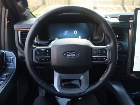 Used 2024 Ford F150 Lightning Lariat image 4