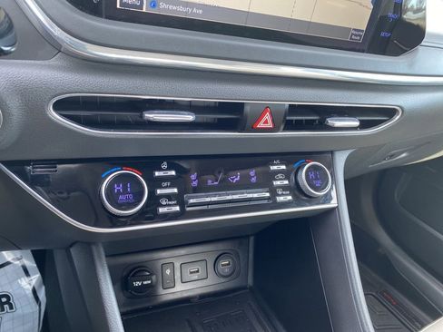 Used 2020 Hyundai Sonata Limited image 17