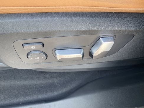 Used 2019 BMW X5 xDrive40i w/ Premium Package 2 AWD/4WD image 12
