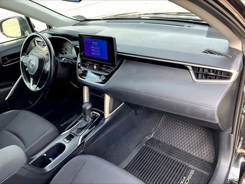 Used 2023 Toyota Corolla Cross LE image 14