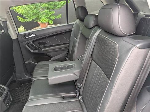 Certified 2023 Volkswagen Tiguan SE w/ Panoramic Sunroof Package FWD image 25