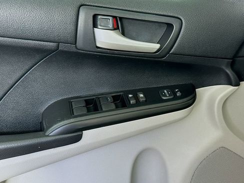 Used 2014 Toyota Camry LE image 13